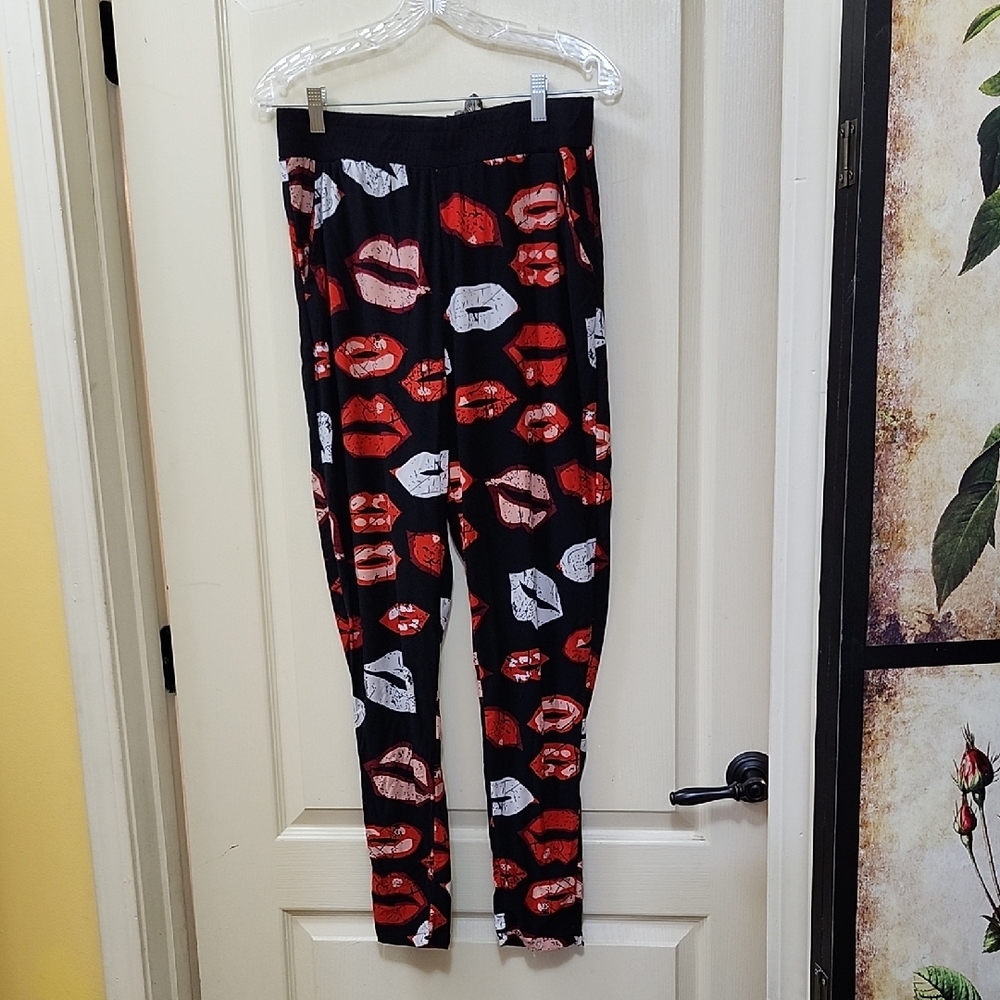 SUPERNOVA LIP PRINT LEGGINGS